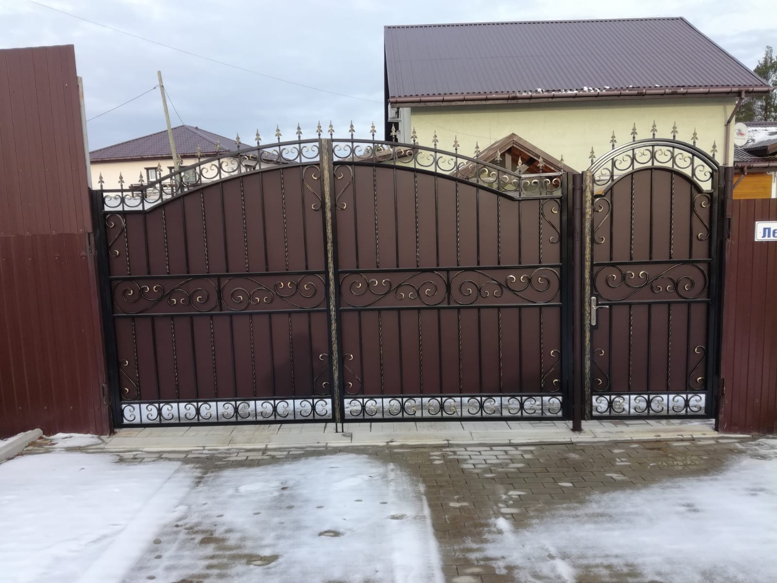 Металлические ворота и калитки